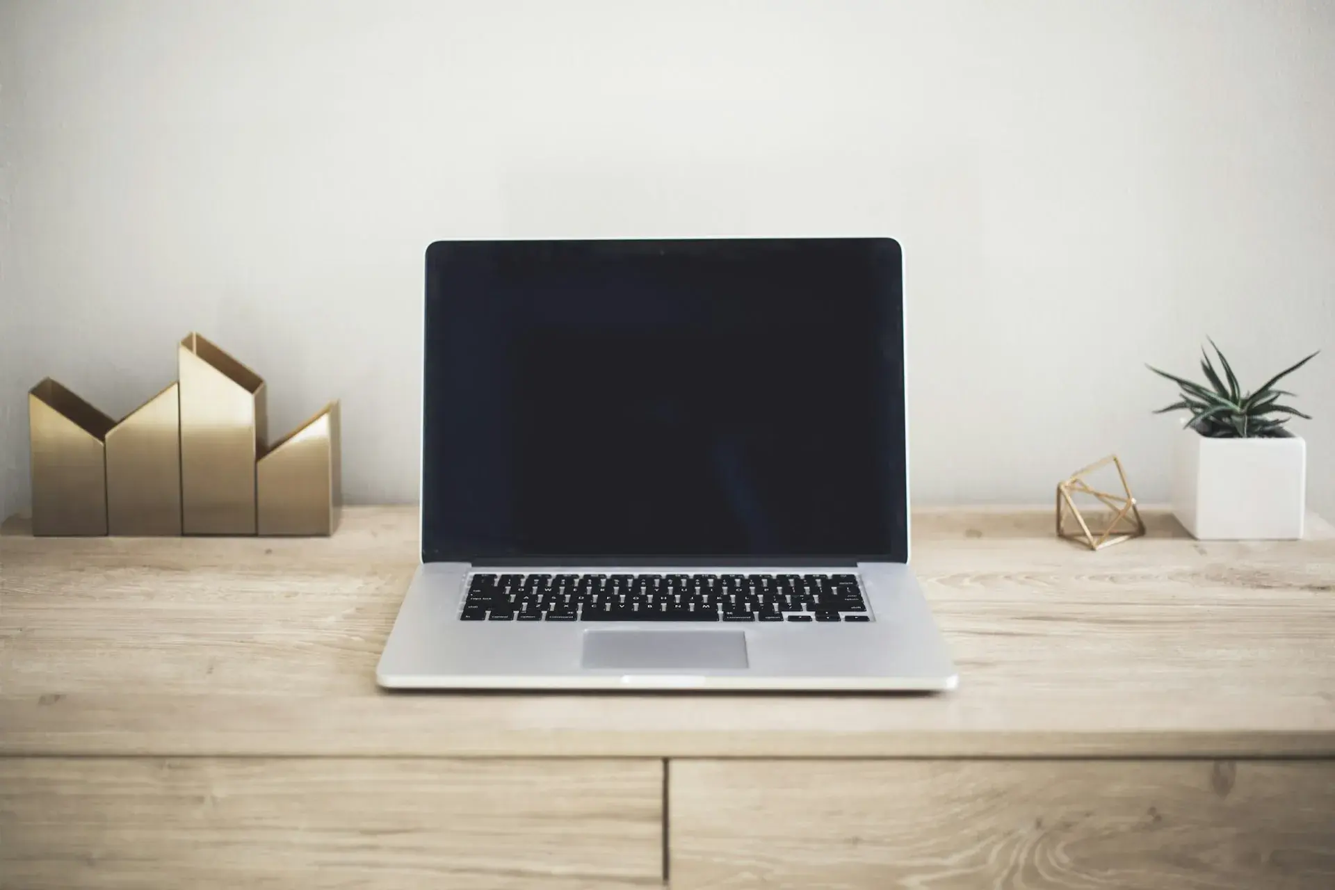 Which Business Tasks Should You Outsource to a Virtual Assistant?