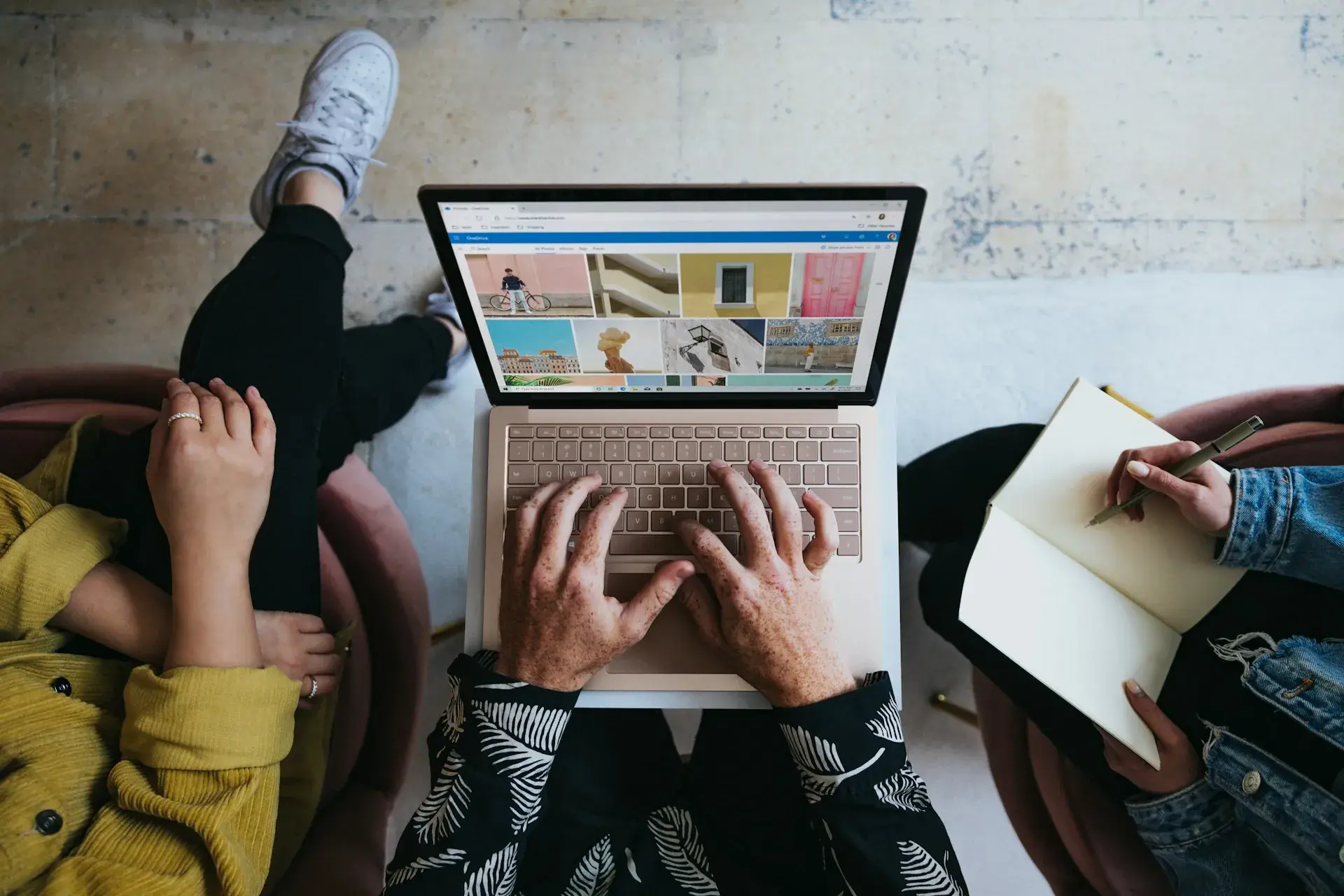 Automating Customer Updates for Sales Success
